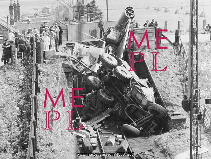 : Railway Bridge Collapse (2 / 3) : Railway Bridge Collapse (2 / 3)