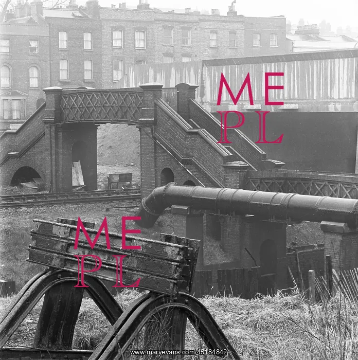 : Railway Footbridge, Tufnell Park : Railway Footbridge, Tufnell Park