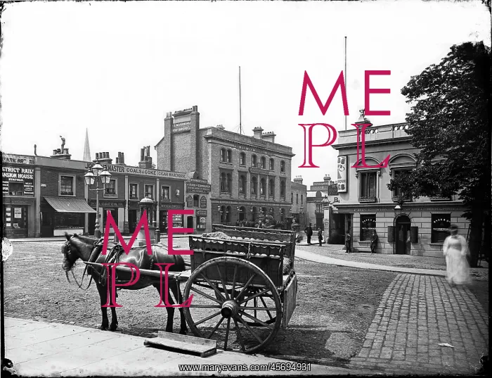 : Railway Hotel, Upper Richmond Road, Putney, Wandsworth : Railway Hotel, Upper Richmond Road, Putney, Wandsworth