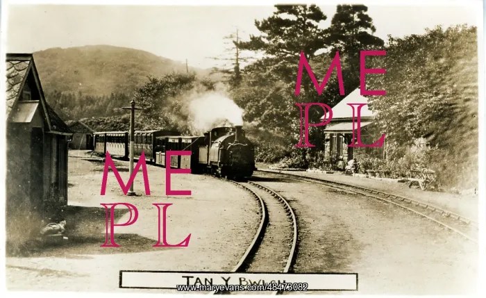 : Railway Station, Tan-y-Bwlch, Caernarvonshire : Railway Station, Tan-y-Bwlch, Caernarvonshire