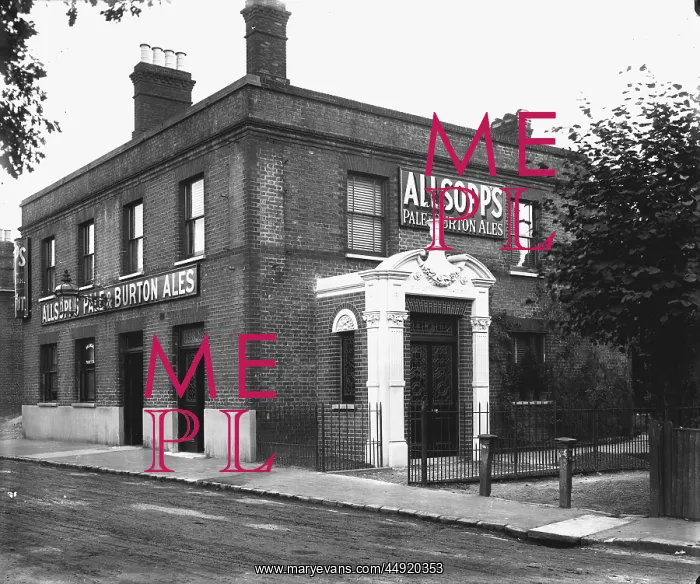 : Railway Tavern, Alma Road, Sidcup : Railway Tavern, Alma Road, Sidcup