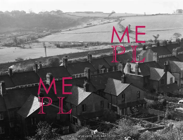 : RAILWAY TERRACES : RAILWAY TERRACES
