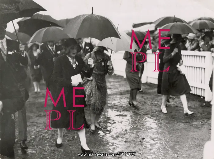 : Rain at Ascot in 1930 : Rain at Ascot in 1930