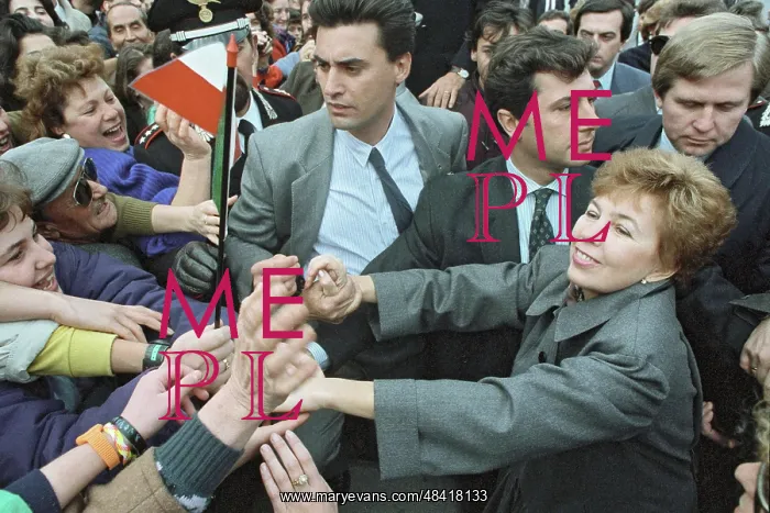 : Raisa Gorbacheva in Italy, 1989 : Raisa Gorbacheva in Italy, 1989