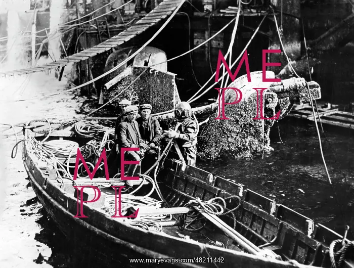 : Raising the SMS Hindenburg in Scapa Flow, 1930 : Raising the SMS Hindenburg in Scapa Flow, 1930