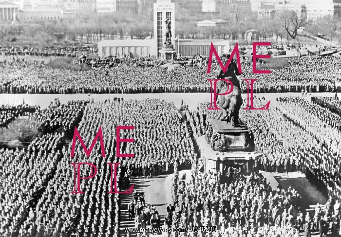 : Rally on the Heldenplatz in Vienna, 1941 : Rally on the Heldenplatz in Vienna, 1941
