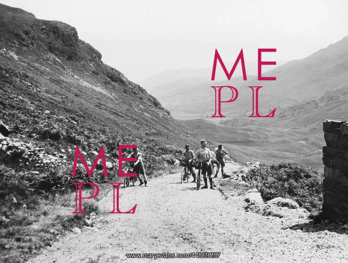 : RAMBLERS ON WRYNOSE PASS : RAMBLERS ON WRYNOSE PASS