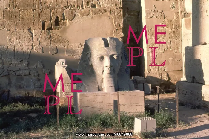 : RAMESES II / LUXOR STATUE : RAMESES II / LUXOR STATUE