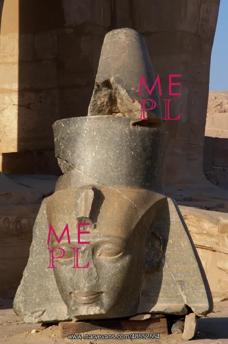 : Ramesseum. Granite bust of Pharaoh Ramses II. Egypt : Ramesseum. Granite bust of Pharaoh Ramses II. Egypt