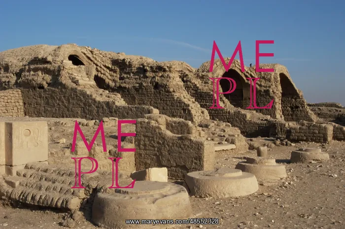 : Ramesseum. Temple area designed to barns or warehouses. Luxo : Ramesseum. Temple area designed to barns or warehouses. Luxo
