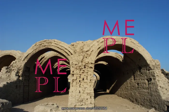 : Ramesseum. Temple area designed to barns or warehouses. Luxo : Ramesseum. Temple area designed to barns or warehouses. Luxo