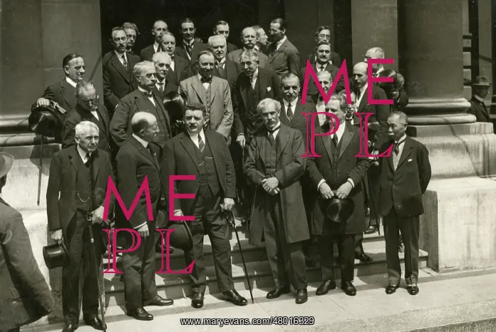 : Ramsay MacDonald and others, Foreign Office conference : Ramsay MacDonald and others, Foreign Office conference