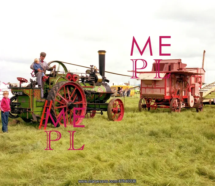 : Ransomes Sims & Jefferies Engine and threshing machine : Ransomes Sims & Jefferies Engine and threshing machine