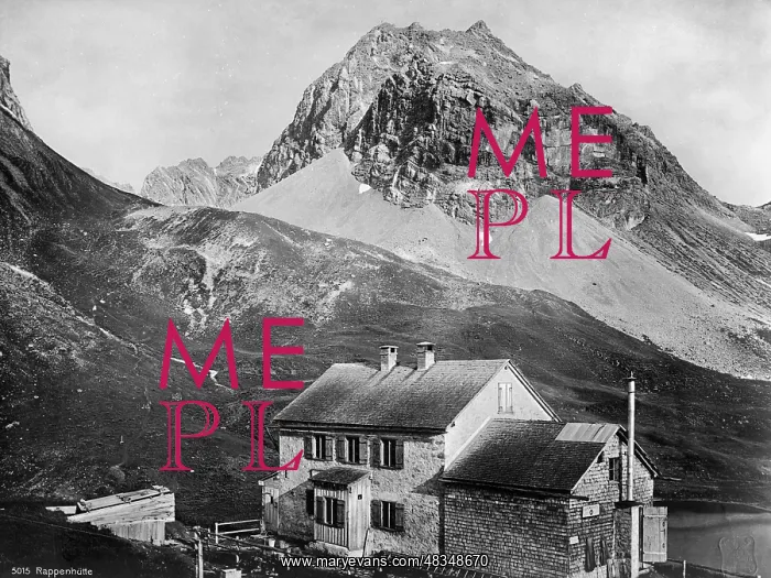 : Rappenseehutte in front of the Hochgundspitze, around 1915 : Rappenseehutte in front of the Hochgundspitze, around 1915