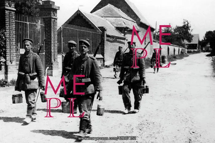 : Ration carriers oin the way back to the trenches, 1916 : Ration carriers oin the way back to the trenches, 1916