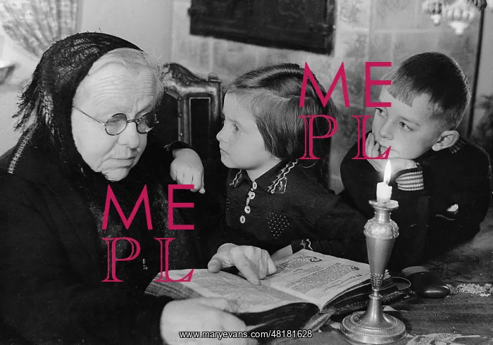 : Reading aloud, 1939 : Reading aloud, 1939