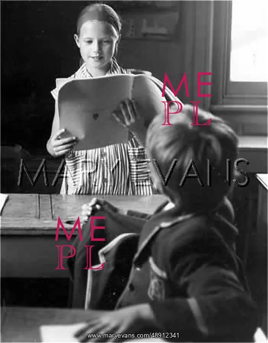 : READING TO THE CLASS : READING TO THE CLASS