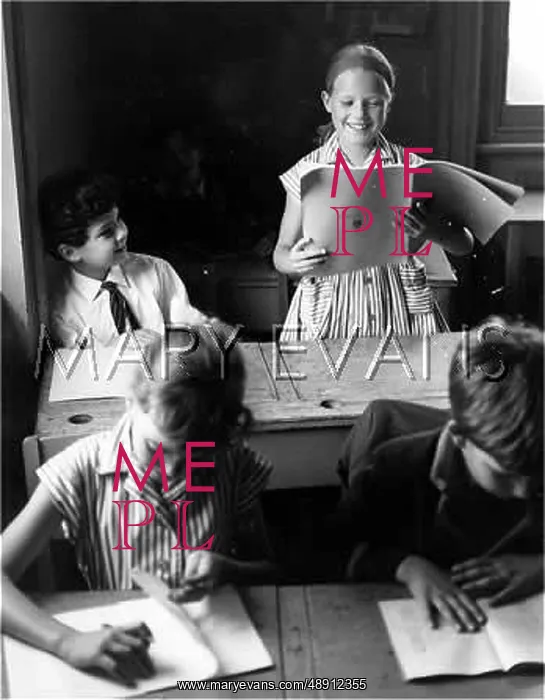 : READING TO THE CLASS : READING TO THE CLASS