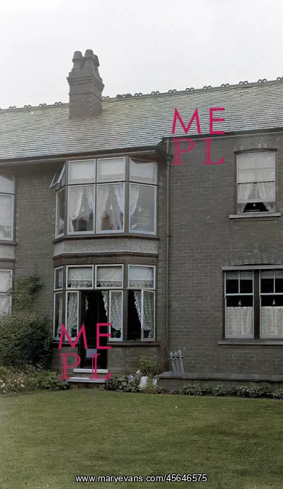 : Rear view of house : Rear view of house