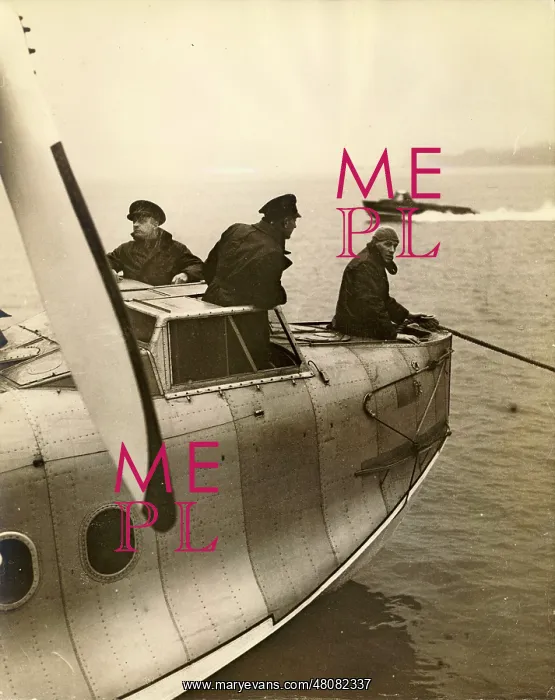  : Receiving instructions on flying boats