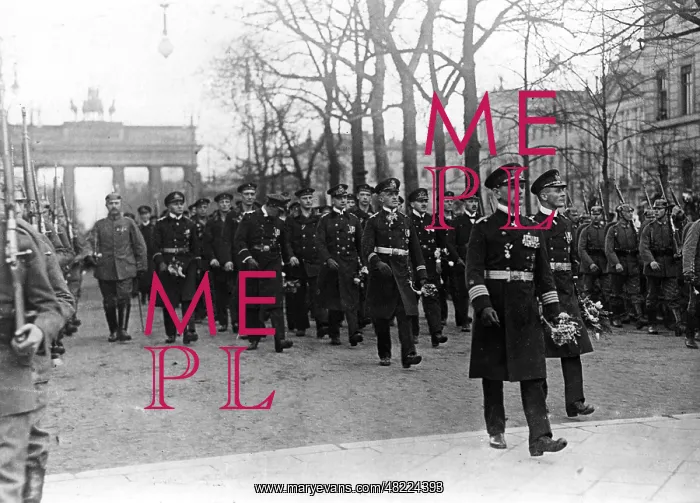 : Reception of the crew of the SMS Wolf in Berlin, 1918 : Reception of the crew of the SMS Wolf in Berlin, 1918