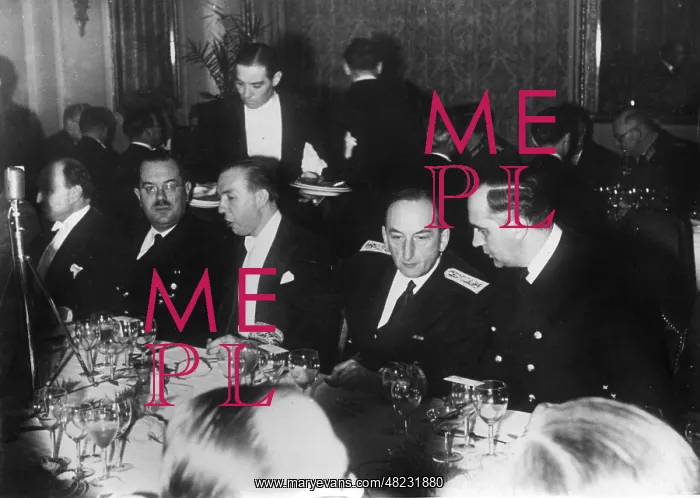 : Reception for German press officers in Paris, 1941 : Reception for German press officers in Paris, 1941