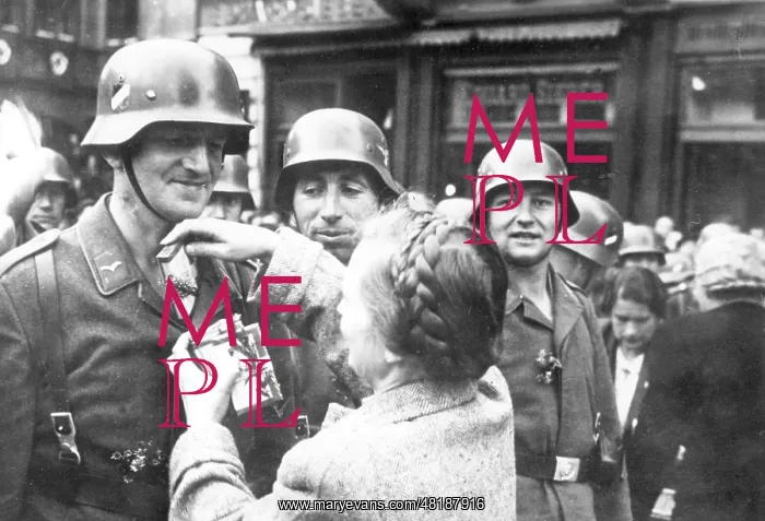 : Reception of German soldiers after the end of the fights in : Reception of German soldiers after the end of the fights in