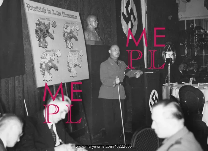 : Reception for international newspapers, 1935 : Reception for international newspapers, 1935