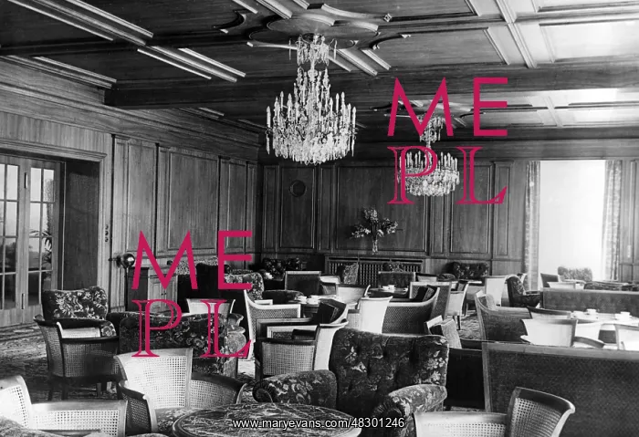 : Reception room of the Berchtesgadener Hof, 1940 : Reception room of the Berchtesgadener Hof, 1940