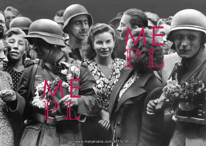 : The reception of the soldiers of the Wehrmacht in Lemberg in : The reception of the soldiers of the Wehrmacht in Lemberg in