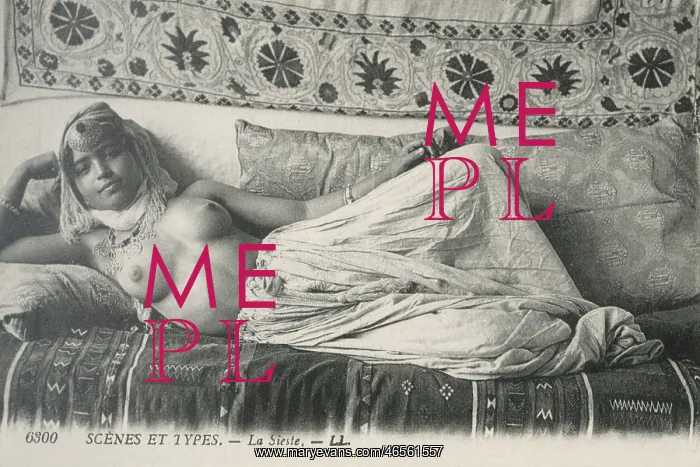 : Reclining Algerian beauty : Reclining Algerian beauty
