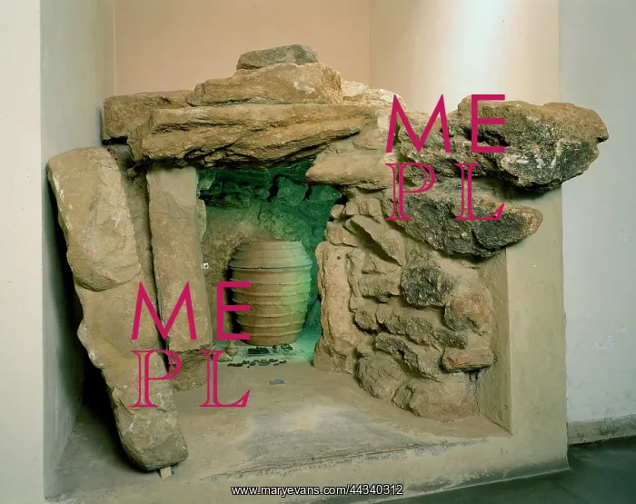 : Reconstruction of an Etruscan shaft : Reconstruction of an Etruscan shaft