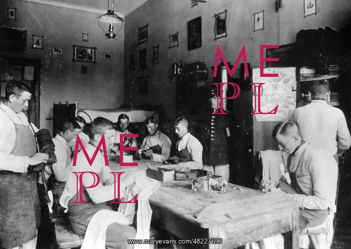 : Recruits in their room at the barracks in Potsdam-Eiche : Recruits in their room at the barracks in Potsdam-Eiche