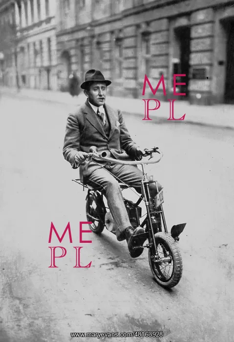 : Recumbent motorcycle : Recumbent motorcycle