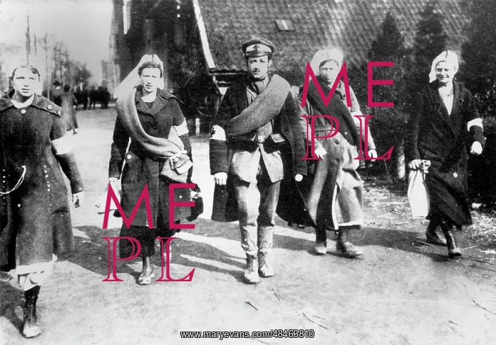 : RED ARMY FIRST AID / 1920 : RED ARMY FIRST AID / 1920