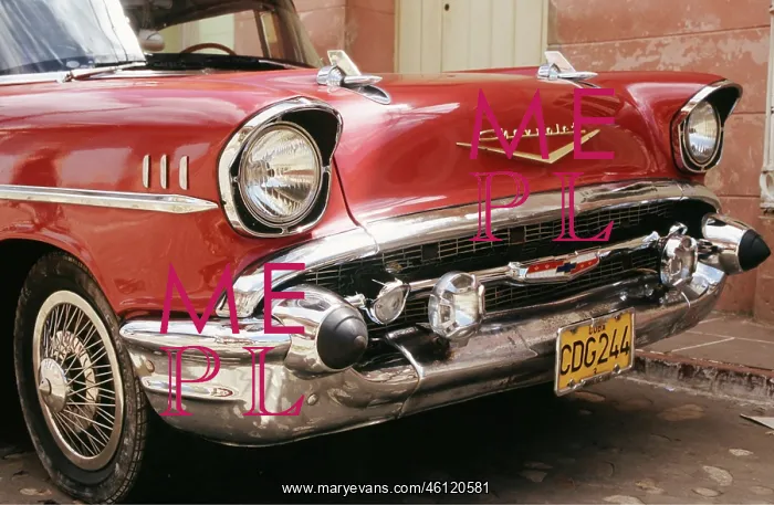 : Red Chevrolet. US-american oldfashioned (typical : Red Chevrolet. US-american oldfashioned (typical