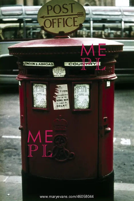 : Red postbox, London : Red postbox, London