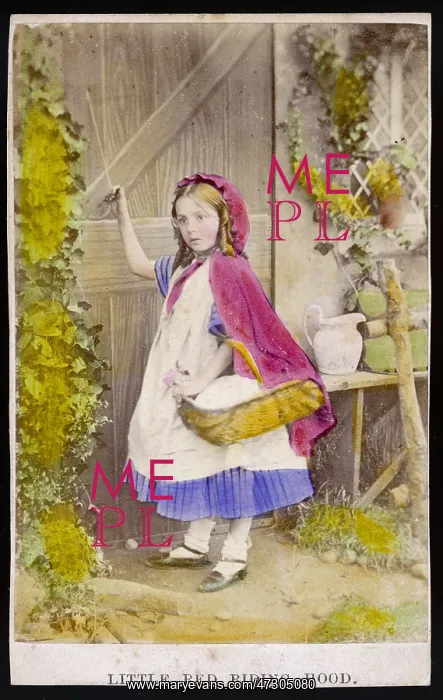: RED RIDING HOOD PHOTO : RED RIDING HOOD PHOTO
