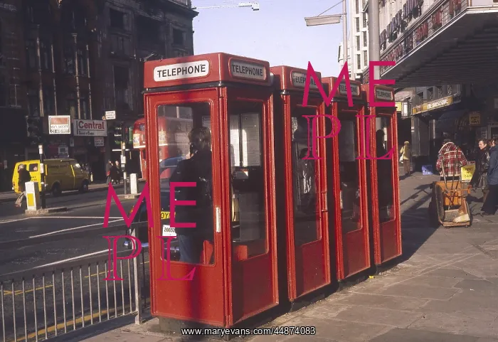  : RED TELEPHONE BOXES