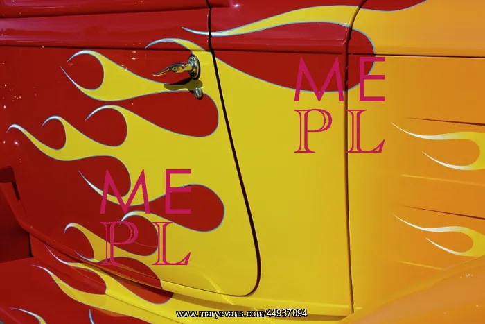 : Red and Yellow Flame Design Close-Up Detail Graphic : Red and Yellow Flame Design Close-Up Detail Graphic