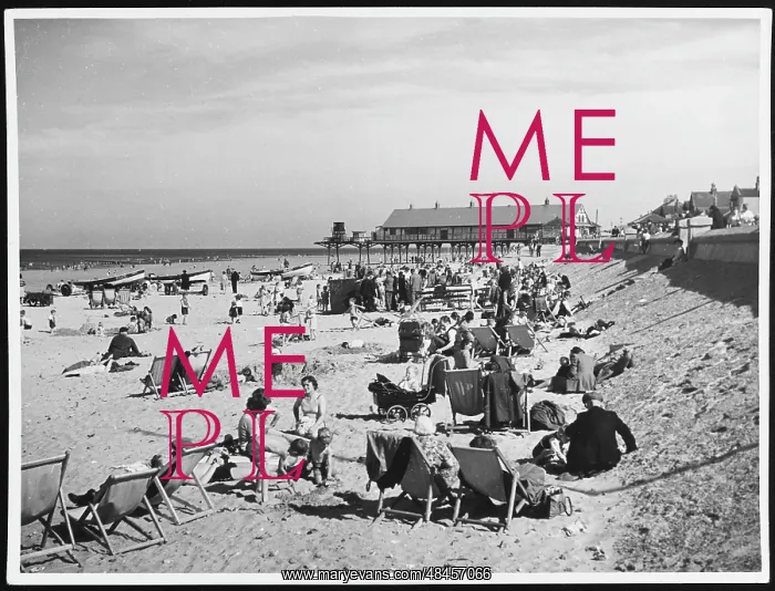 : REDCAR BEACH 1950S : REDCAR BEACH 1950S