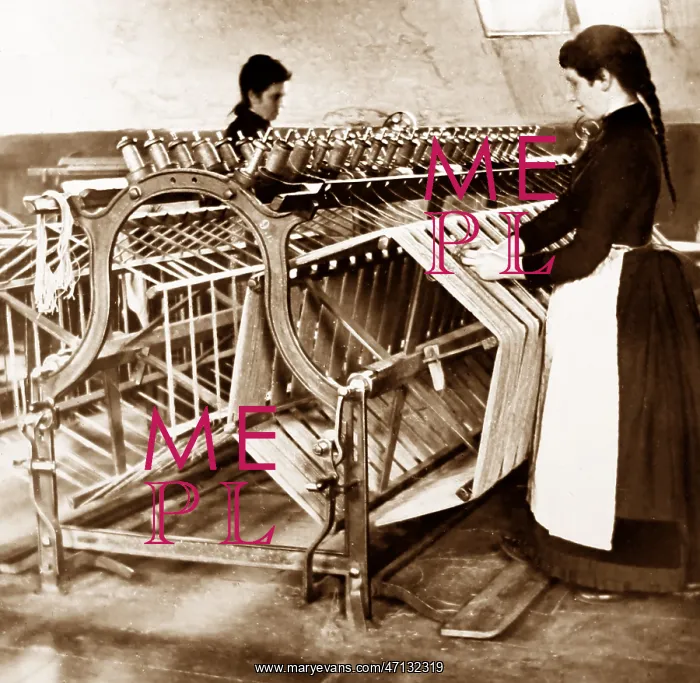  : A reeling machine, linen production, Victorian period