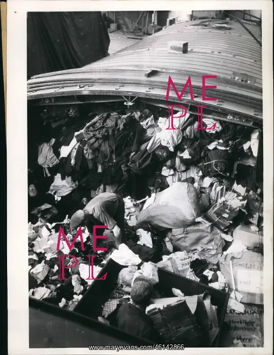 : Refugees. Mar. 03, 1953 - Gifts from the Dutch disaster for German refugees : Refugees. Mar. 03, 1953 - Gifts from the Dutch disaster for German refugees