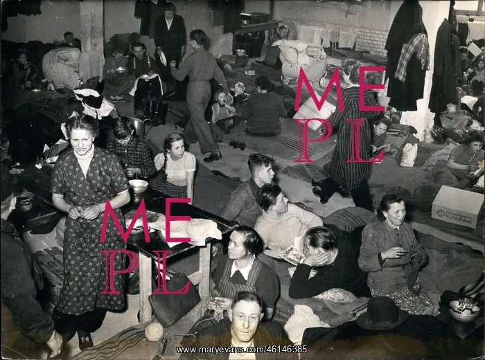 : Refugees. Jan. 01, 1953 - Relief for refugees in Berlin : Refugees. Jan. 01, 1953 - Relief for refugees in Berlin