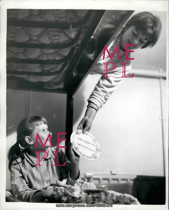 : Refugees. Dec. 12, 1959 - Refugee children prepare for Christmas at the : Refugees. Dec. 12, 1959 - Refugee children prepare for Christmas at the