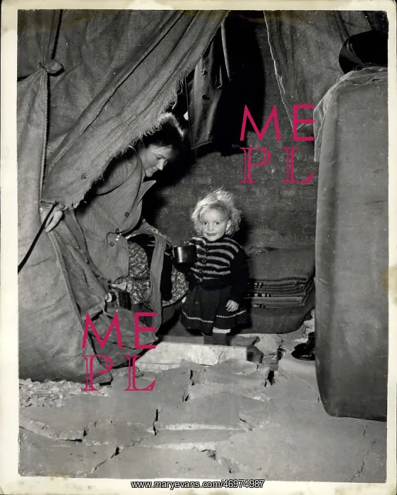 : Refugees. Apr. 05 West Berlin refugee camps overcrowding : Refugees. Apr. 05 West Berlin refugee camps overcrowding