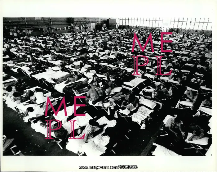 : Refugees. Mar. 02 Nearly 700 Cuban refugees were held in an air craft hangar : Refugees. Mar. 02 Nearly 700 Cuban refugees were held in an air craft hangar