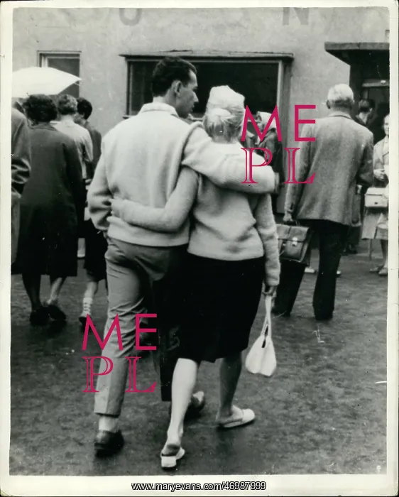 : Refugees. Aug. 08, 1961 - The Berlin Crisis continues : Refugees. Aug. 08, 1961 - The Berlin Crisis continues