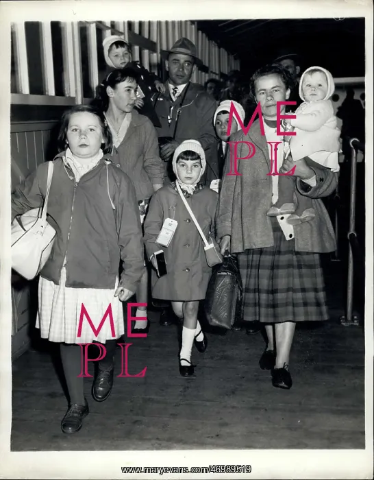  : Refugees. Sep. 28, 1960 - 28-9-60 Handicapped Refugees arrived in England