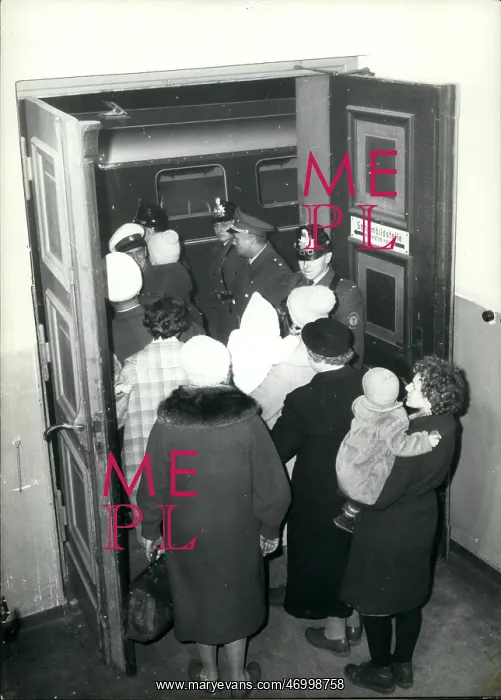 : Refugees. Dec. 12, 1961 - With a passenger train 25 refugees were broken : Refugees. Dec. 12, 1961 - With a passenger train 25 refugees were broken